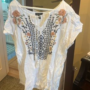 Jessica Simpson embroidered top Size 2X